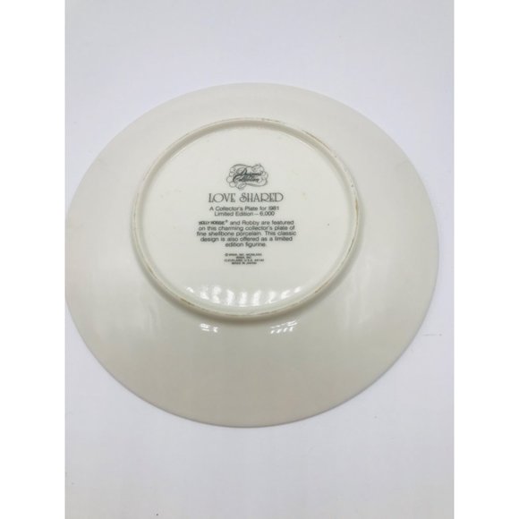 Vintage 1981 Love Shared Holly Hobbie collector’s plate. - Picture 2 of 4